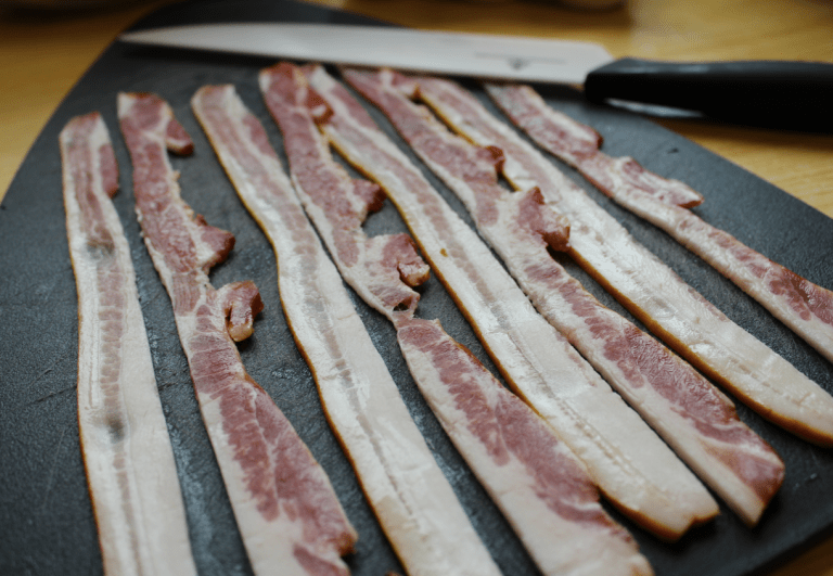Bacon- og butterdeigssurret asparges - Bacon